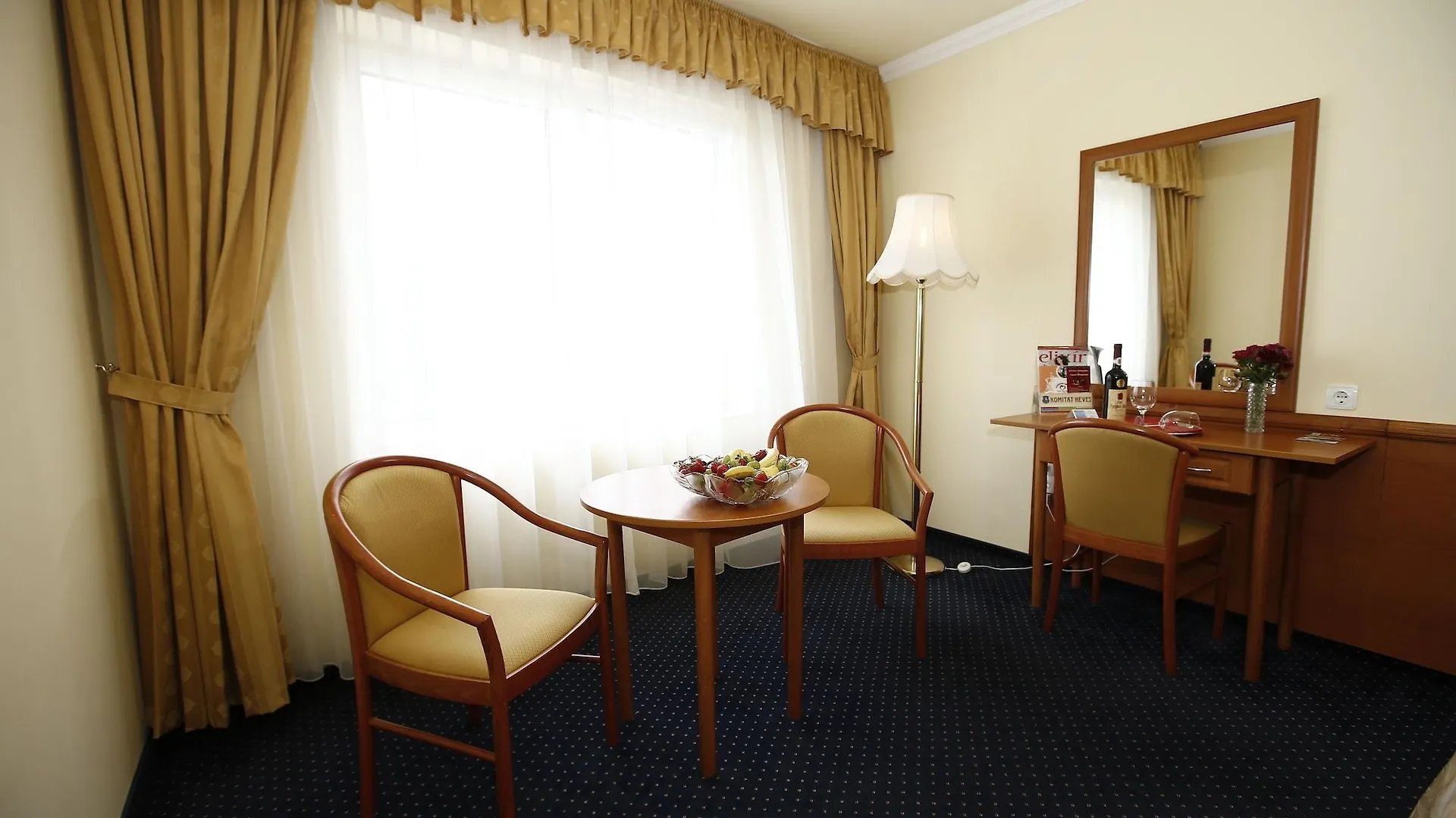 Hotel Korona Wellness, Rendezveny Es Borszalloda Eger