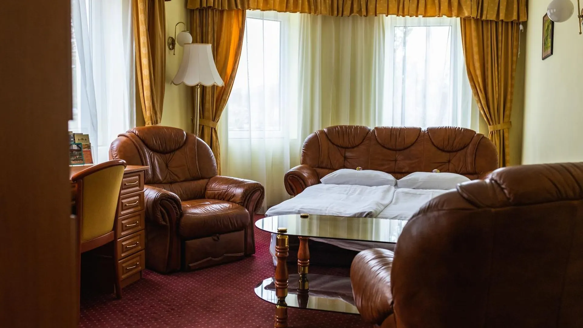 Hotel Korona Wellness, Rendezveny Es Borszalloda Eger