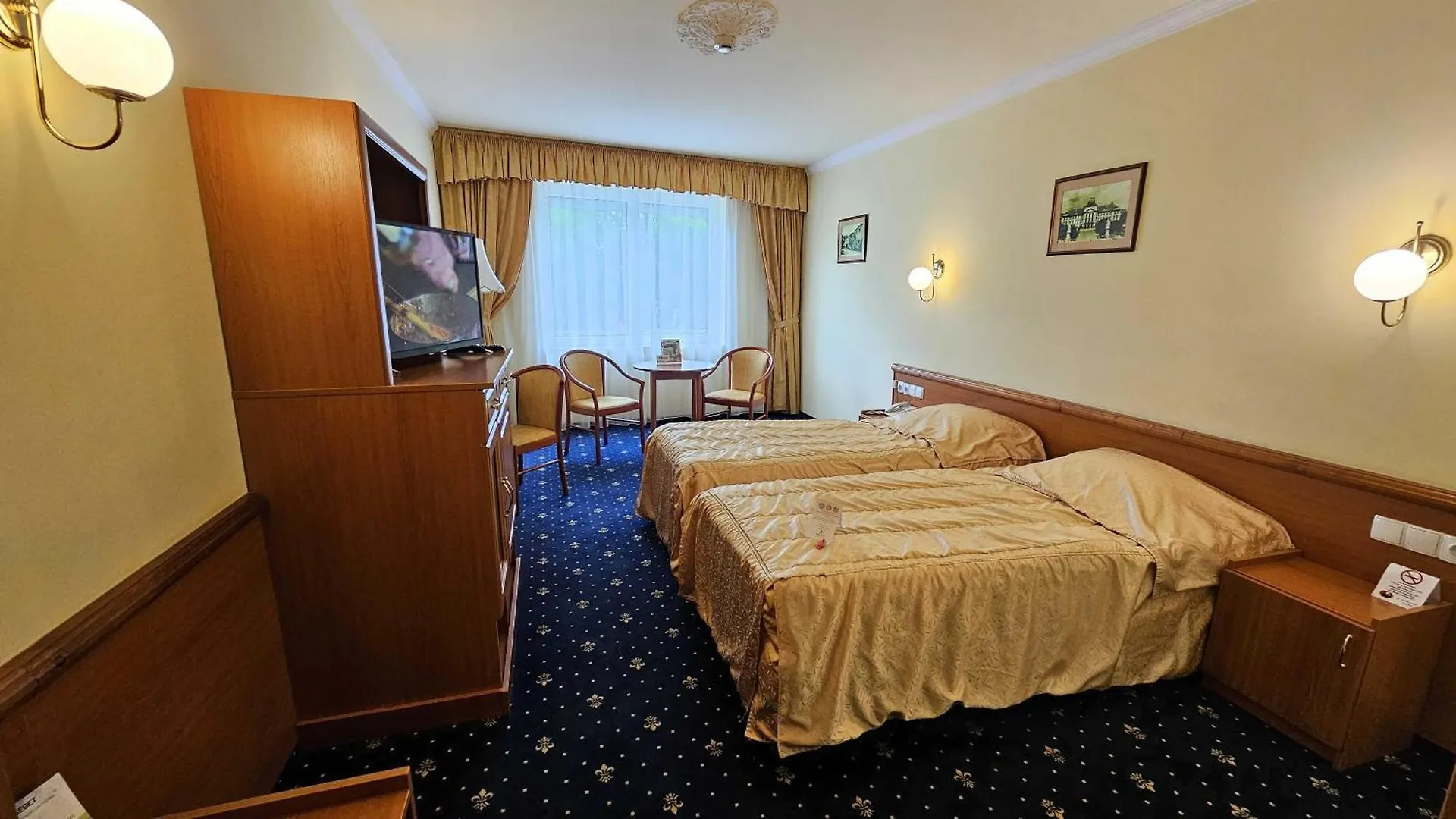 Hotel Korona Wellness, Rendezveny Es Borszalloda Eger