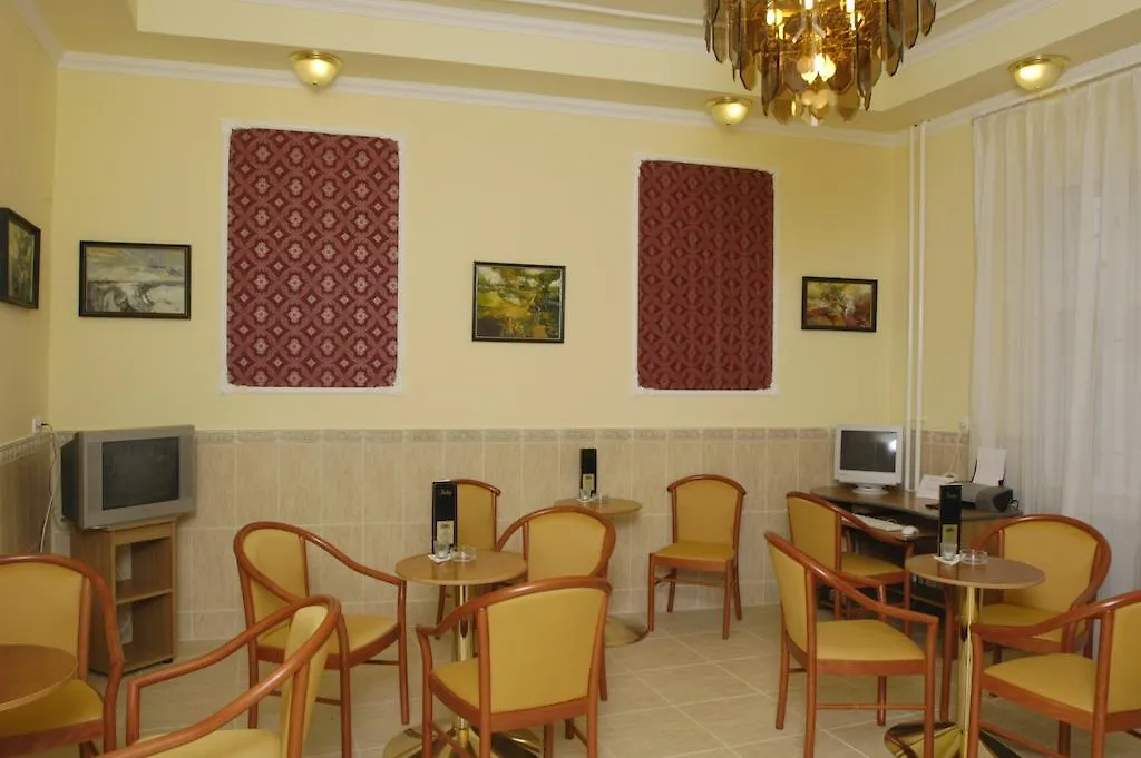 Hotel Korona Wellness, Rendezveny Es Borszalloda Έγκερ