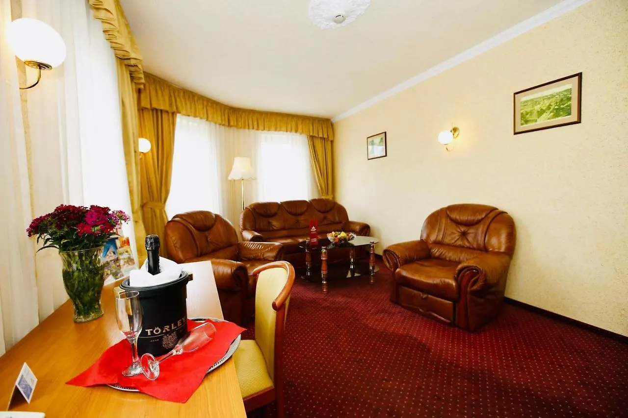 Hotel Korona Wellness, Rendezveny Es Borszalloda Eger